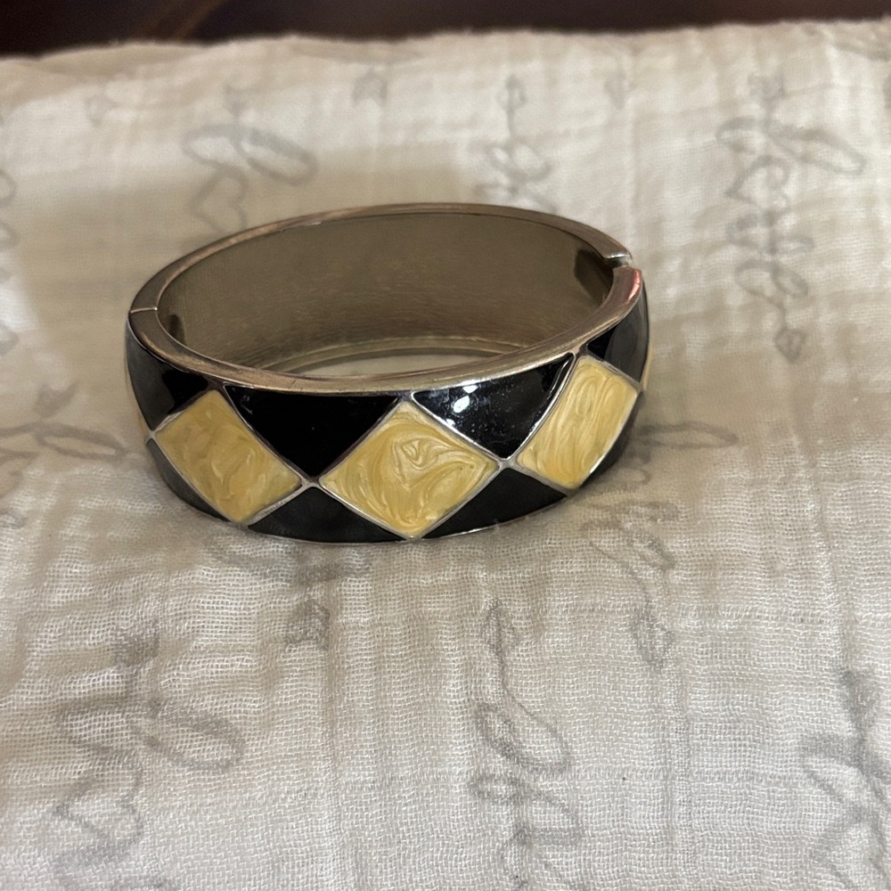 Enamel Diamond Pattern Bangle Bracelet in Black and Cream